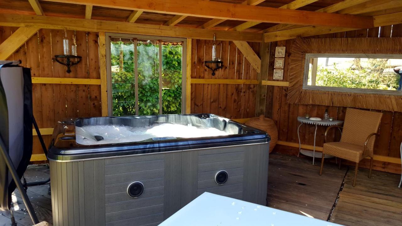 Bed and Breakfast Le Bassin Du Tertre Fronsac  Exterior foto