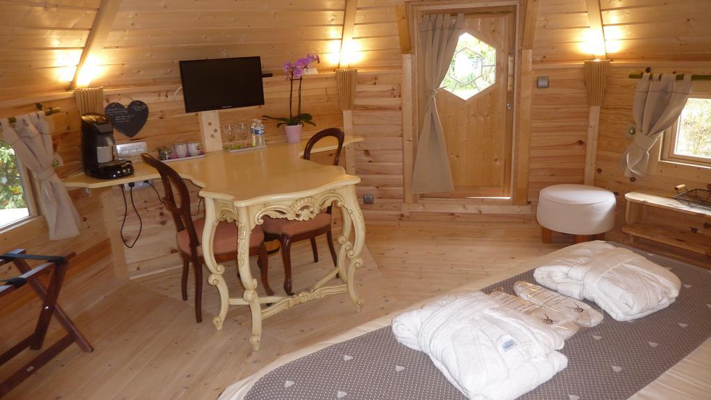 Bed and Breakfast Le Bassin Du Tertre Fronsac  Zimmer foto